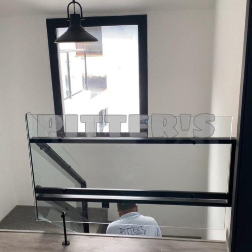 Instalación de vidrio para escaleras y barandas